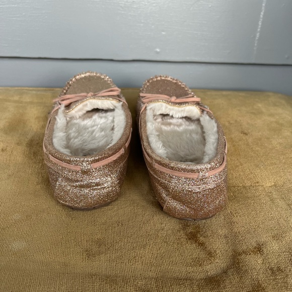 Rose gold sparkle kid’s (5) moccasin-like new - Picture 3 of 7